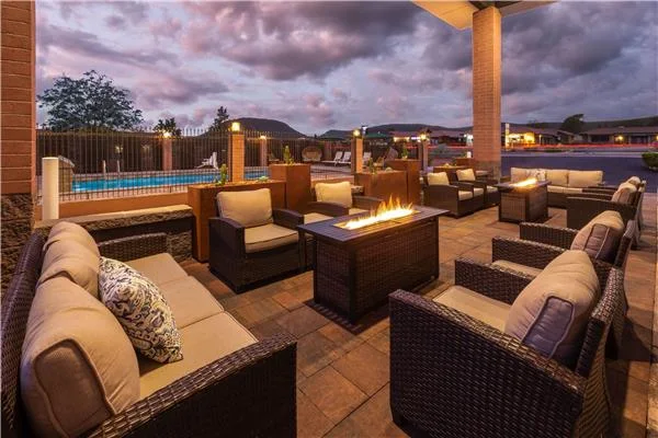 Fire pit and pool area at Kokopelli Inn Sedona