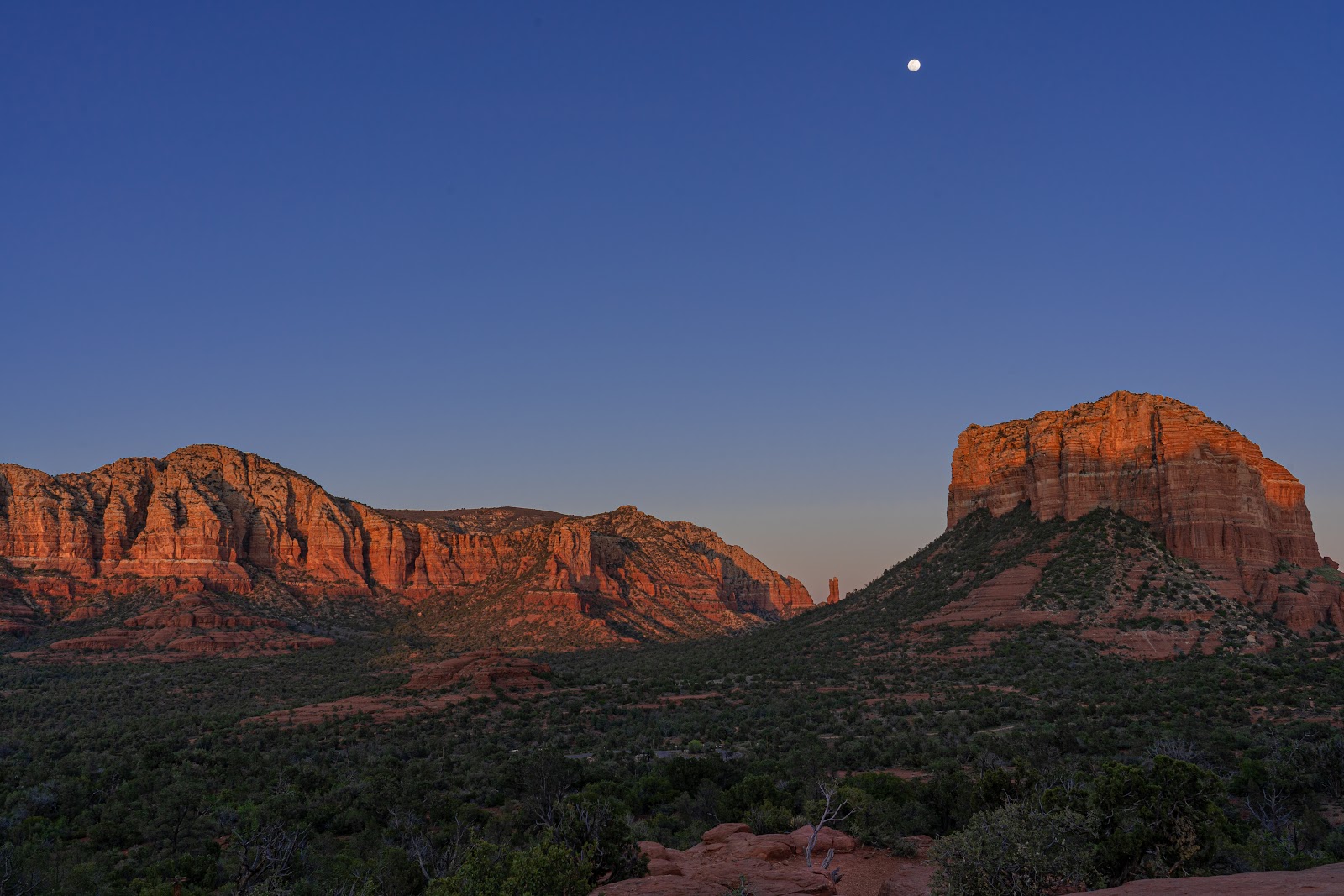 Courthouse Butte at dusk along the Bell Rock Pathway, an easy trail for a self-guided full moon walk